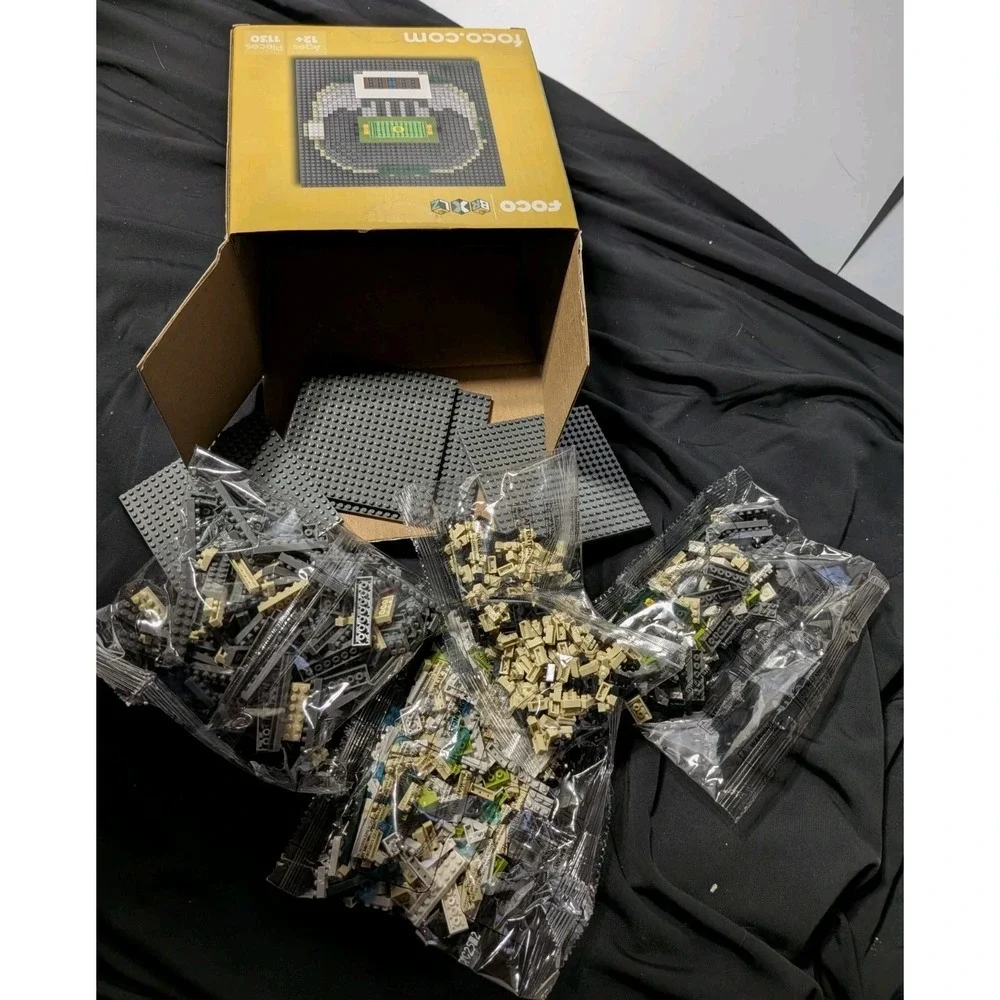 FOCO BRXLZ Oregon Ducks Autzen Stadium 3D Construction Set 1130 Pcs‎ COMPLETE